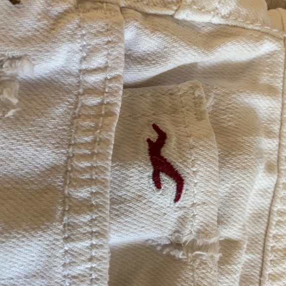 Hollister - Picture 9 of 13